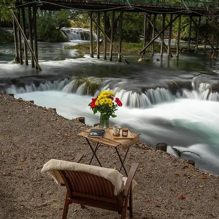 Semesterbostad Waterfall Glamping Bihać