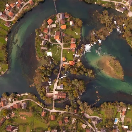 Waterfall Glamping Semesterbostad *