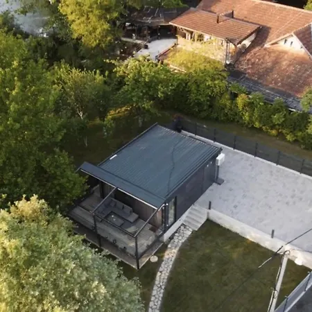 Vakantiehuis Waterfall Glamping Bihać